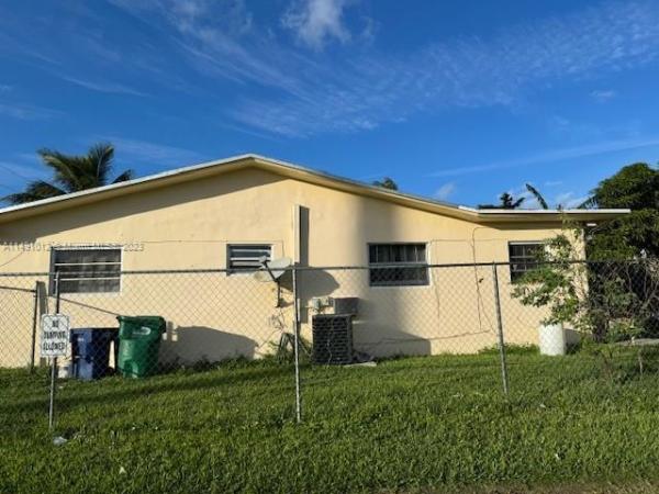 Arch Creek Estates, 14615-17 NE 14th Ave, Golden Glades, Florida 33162, image 3