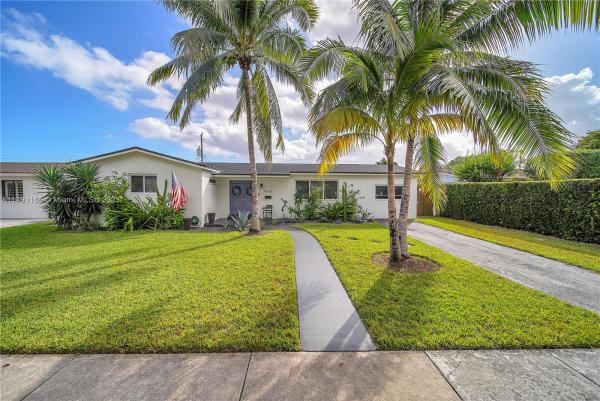 Darlington Manor, 9610 SW 56th Ter, Sunset, Florida 33173, image 1