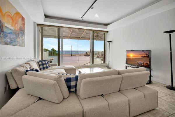 The Pavilion, 5601 Collins Ave #M7, Miami Beach, Florida 33140, image 2