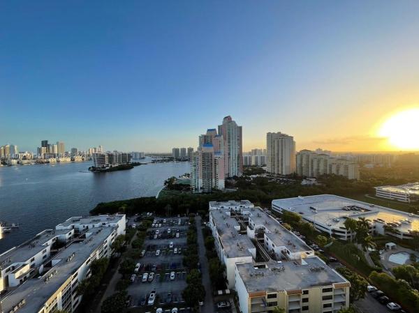 Mystic Pointe Tower 600, 3400 NE 192nd St #PH2, Aventura, Florida 33180, image 1