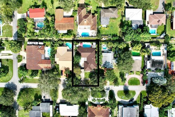 Kent Estates, 561 Wren Ave, Miami Springs, Florida 33166, image 1