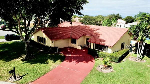 Falcon's Lea, 15011 Featherstone Way, Davie, Florida 33331, image 3