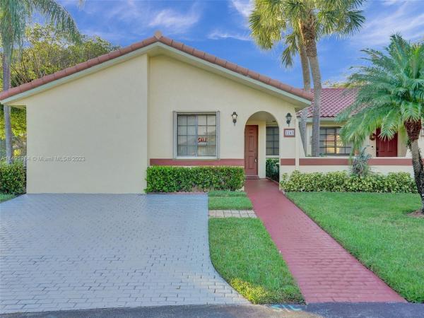 Alhambra Circle, 2245 El Cid Ct, Davie, Florida 33324, image 2