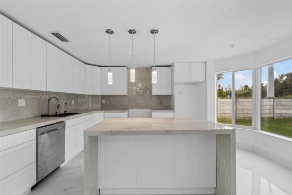 15951 SW 42nd Ter, Unincorporated Dade County, Florida 33185, image 3