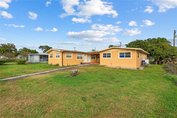Ridgeway Beach, 444 Cypress Ave, Pahokee, Florida 33476, image 1