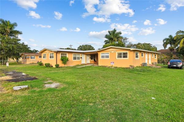 Ridgeway Beach, 482 Cypress Ave, Pahokee, Florida 33476, image 1