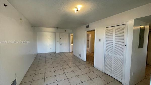 River Run South, 2475 NW 16th St Rd #309, Miami, Florida 33125, image 3