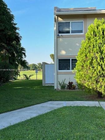 Catalonia Lake Villas, 14335 Kendale Lakes Cir, Kendale Lakes, Florida 33183, image 3