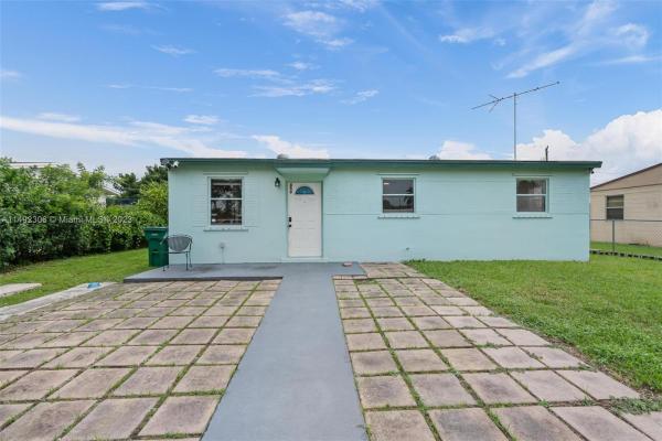 Royal Palm Ridge, 854 NW 1st St, Florida City, Florida 33034, image 1
