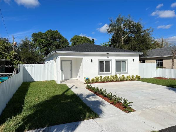 College, 719 SW 7th St, Dania Beach, Florida 33004, image 1