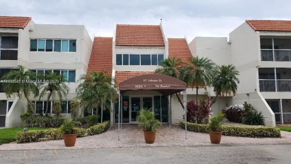 Racquet Club Village, 100 Lakeview Dr #206, Weston, Florida 33326, image 2