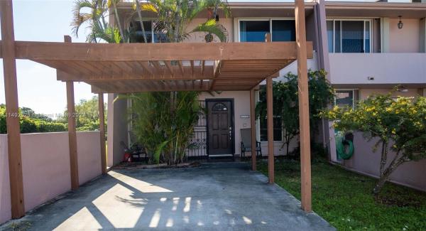 Treelane, 6316 SW 139th Ct, Kendale Lakes, Florida 33183, image 2