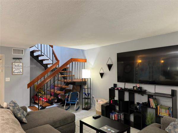 Treelane, 6316 SW 139th Ct, Kendale Lakes, Florida 33183, image 3