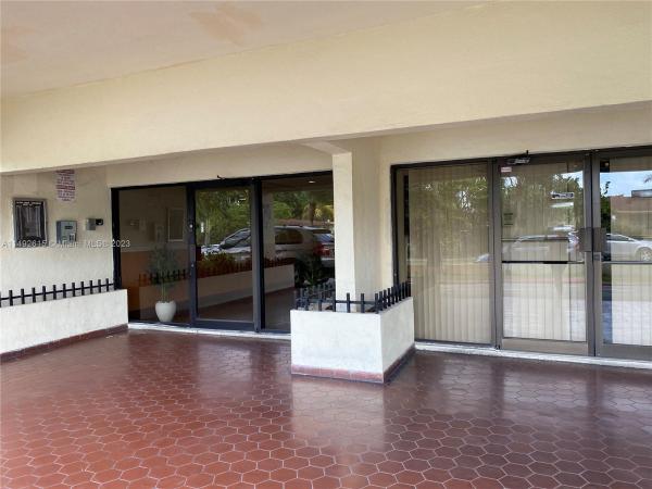 Victory Gardens, 650 NE 149th St #302F, Golden Glades, Florida 33161, image 1