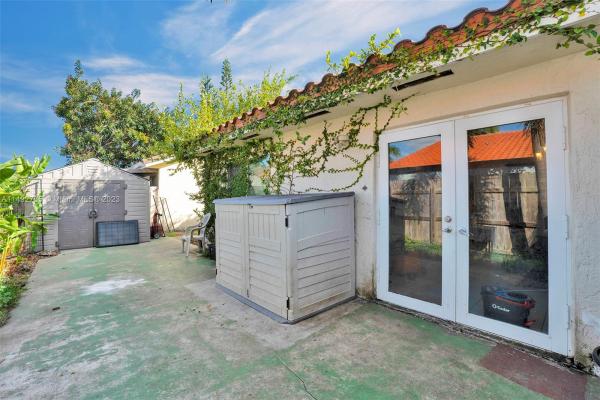 Maria Teresa, 9167 NW 113th St, Hialeah Gardens, Florida 33018, image 3