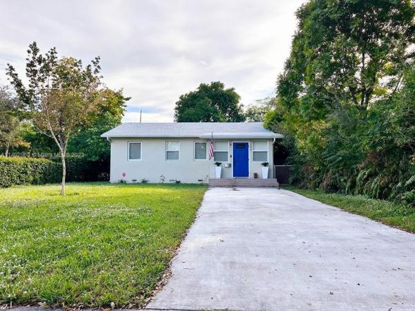 Country Club Estates, 100 Truxton Dr, Miami Springs, Florida 33166, image 3