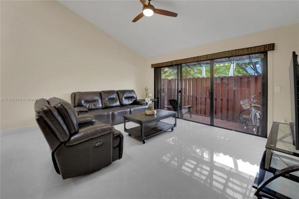 Sandpiper Woods, 456 SE 14th St, Dania Beach, Florida 33004, image 2