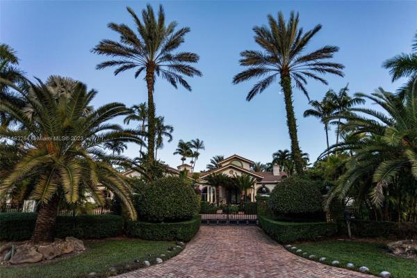 Killian Acres, 11025 SW 62nd Ave, Pinecrest, Florida 33156, image 1