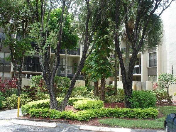 Gardens Of Kendall South, 10865 SW 112th Ave #211, Kendall, Florida 33176, image 1