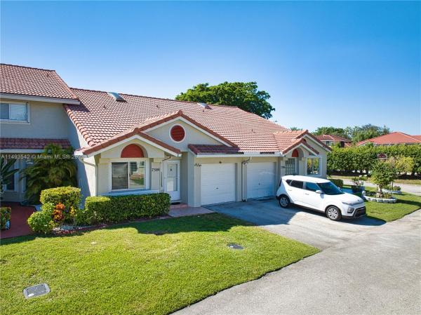 Fairway Views, 7584 S Pinewalk Dr S #7584, Margate, Florida 33063, image 2