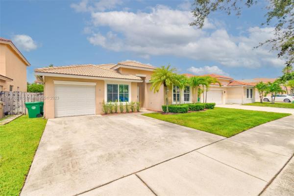 Royal Palm, 311 W Royal Cove Cir, Davie, Florida 33325, image 2