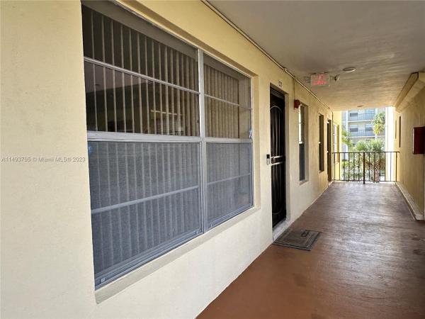 Lauderdale Oaks, 3071 NW 47th Ter #227, Lauderdale Lakes, Florida 33313, image 2