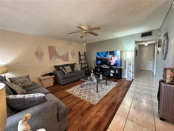 Lauderdale Oaks, 3071 NW 47th Ter #227, Lauderdale Lakes, Florida 33313, image 3