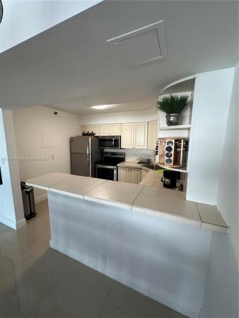 The Alexander Hotel, 5225 Collins Ave #1518, Miami Beach, Florida 33140, image 2
