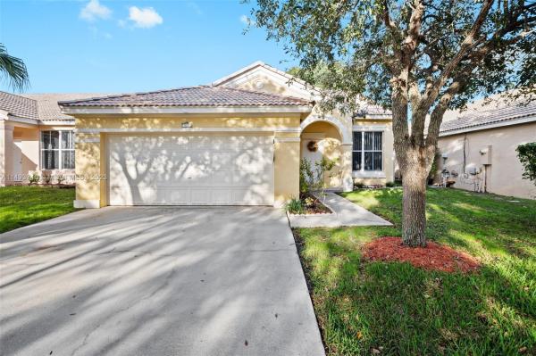 Savannah Falls, Weston, Florida 33327, image 2