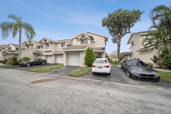 Discovery Pointe, 2245 W Discovery Cir W #2245, Deerfield Beach, Florida 33442, image 1