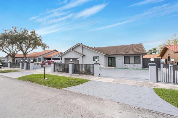 University Park East, 440 SW 133rd Ct, Tamiami, Florida 33184, image 1