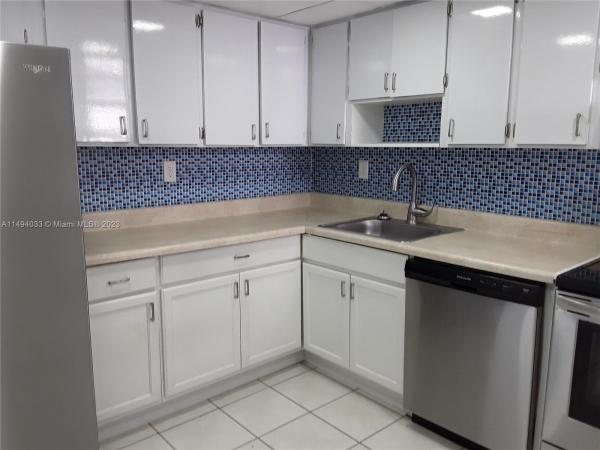 Indian Creek Club & Marina, 6820 W Indian Creek Dr #6C, Miami Beach, Florida 33141, image 3