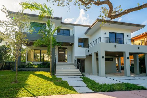 Biscayne Key Estates, 760 Woodcrest Rd, Key Biscayne, Florida 33149, image 1