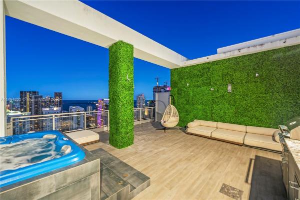 Mint At Riverfront, 92 SW 3rd St #5210, Miami, Florida 33130, image 2