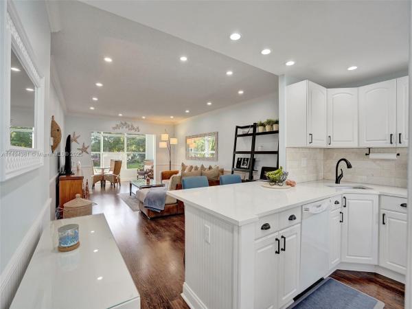Petunia Gardens, 5171 W Oakland Park Blvd #204, Lauderdale Lakes, Florida 33313, image 1