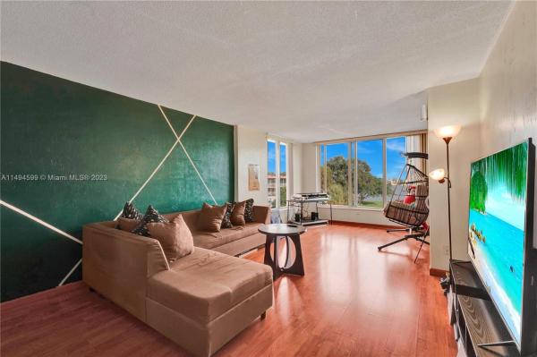 Royal Oaks, 441 NE 195th St #404, Ives Estates, Florida 33179, image 1