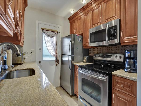 16801 NE 13th Ave #205, Unincorporated Dade County, Florida 33162, image 3