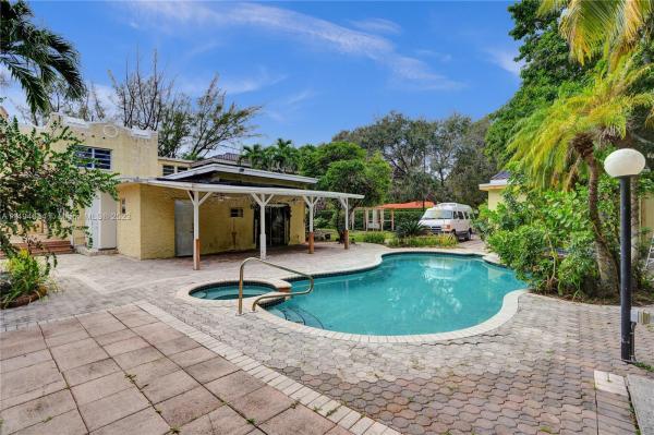 Biscayne Park Estates, 511 NE 119th St, Biscayne Park, Florida 33161, image 1