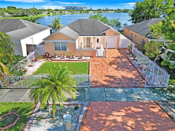 Leslie Lake North, 20249 NW 32nd Ave, Miami Gardens, Florida 33056, image 3