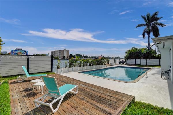 North Bay Island, 7821 Beachview Dr, North Bay Village, Florida 33141, image 1