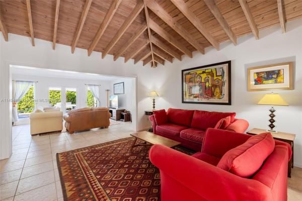 Tropical Isle Homes, 472 Woodcrest Rd, Key Biscayne, Florida 33149, image 3