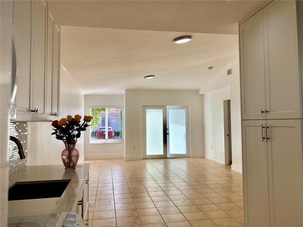 Les Fontaines, 9105 NW 120th St #258, Hialeah Gardens, Florida 33018, image 3