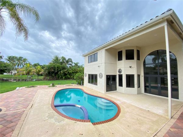 Embassy Place, 10300 Santiago St, Cooper City, Florida 33026, image 2