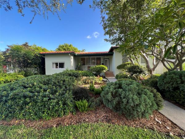 Isle Of Normandy, 1725 Biarritz Dr, Miami Beach, Florida 33141, image 3
