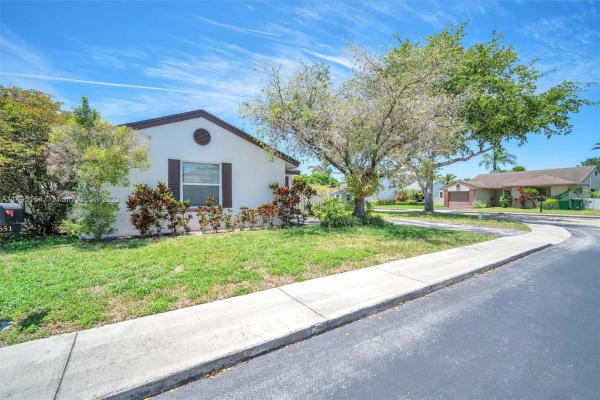 Blue Ridge, 651 Shiloh Ter, Davie, Florida 33325, image 3
