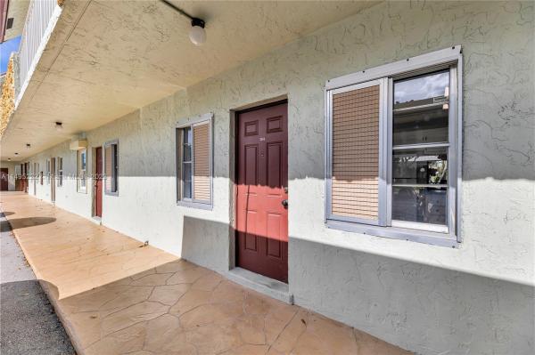 Monaco Gardens, 860 SE 6th Ave #204, Deerfield Beach, Florida 33441, image 1