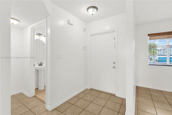Weitzer Serena Lakes Townhomes, 17900 SW 141st Ct 0, Richmond West, Florida 33177, image 3