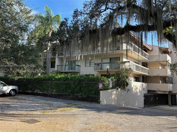 Futura Sansovino, 5201 Orduna Dr #13, Coral Gables, Florida 33146, image 2