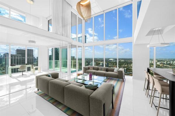 Ten Museum Park Residential, 1040 Biscayne Blvd #4207, Miami, Florida 33132, image 2