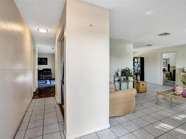 Palm Beach Lakes North, 2015 Echo Lake Dr, West Palm Beach, Florida 33407, image 2